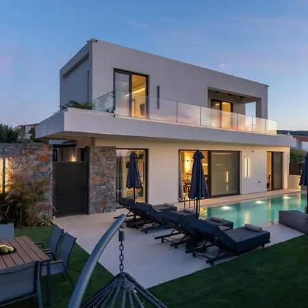 Villa - I *